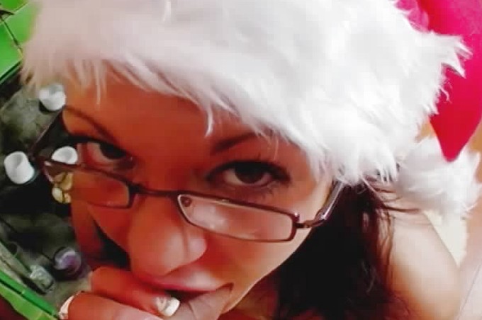 Dick Pleasing Santa Wants To Fuck For The Holidays